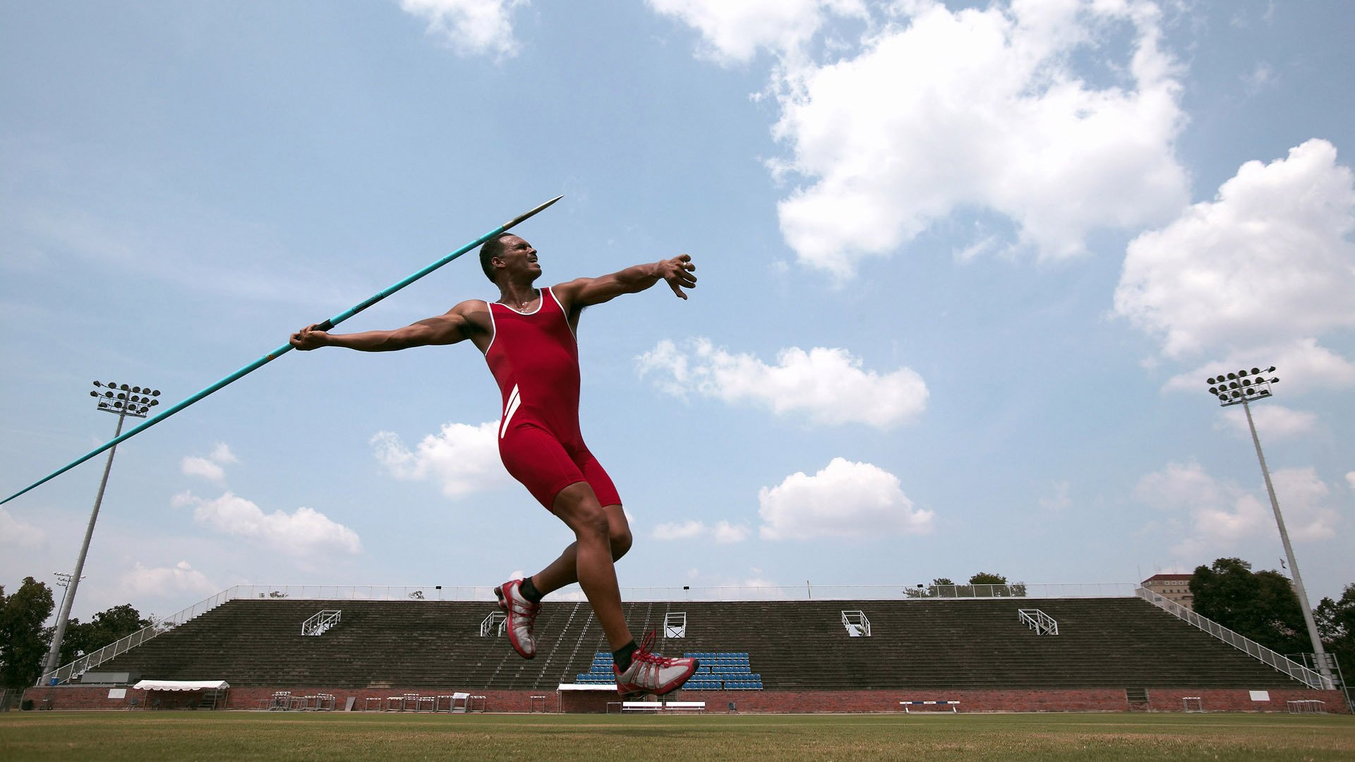 加拿大队未来之路：如何通过优化团队阵容与战术布局实现更好成绩