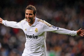 库里表示进攻节奏需更快调整策略，库里进攻效率